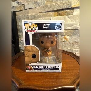 Funko Pop Movies E.T. The Extra Terrestrial E.T. With Flowers #1255 NWOT